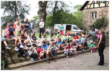 Klosterkirche Lippoldsberg - Bauhütte - Kindergruppe