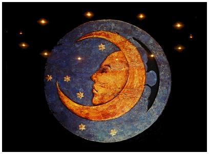 Projektion des Mondes - im Hintergrund der Radleuchter der Klosterkirche