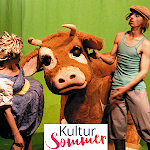 Theaterspiel mit Kuh