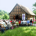 Kirchenscheune im Tierpark Sababurg