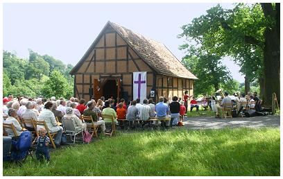 Kirchenscheune im Tierpark Sababurg