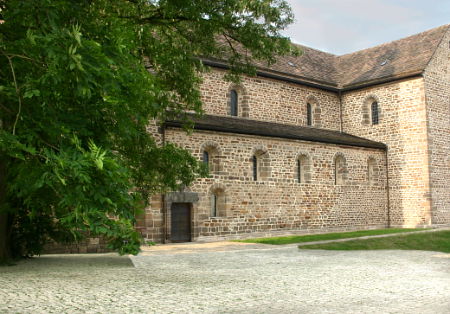 Klosterkirche Lippoldsberg - Mauerdurchlass